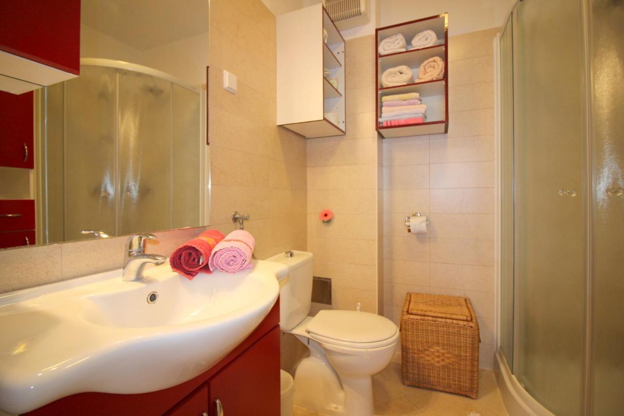 Apartment Vojka In City Center Porec Exterior photo